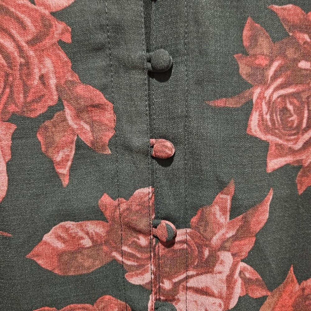 TORRID BLACK RED BURGUNDY ROSES SLEEVELESS V-NECK GOTH TOP 0 (L) - Picture 5 of 12